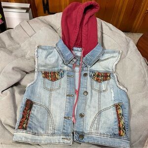 Vintage early 2000’s Rue 21 Denim Vest Aztec Embroidery Distressed size Large